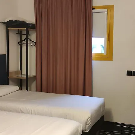 Welcomotel Aeroport 3* 博韦